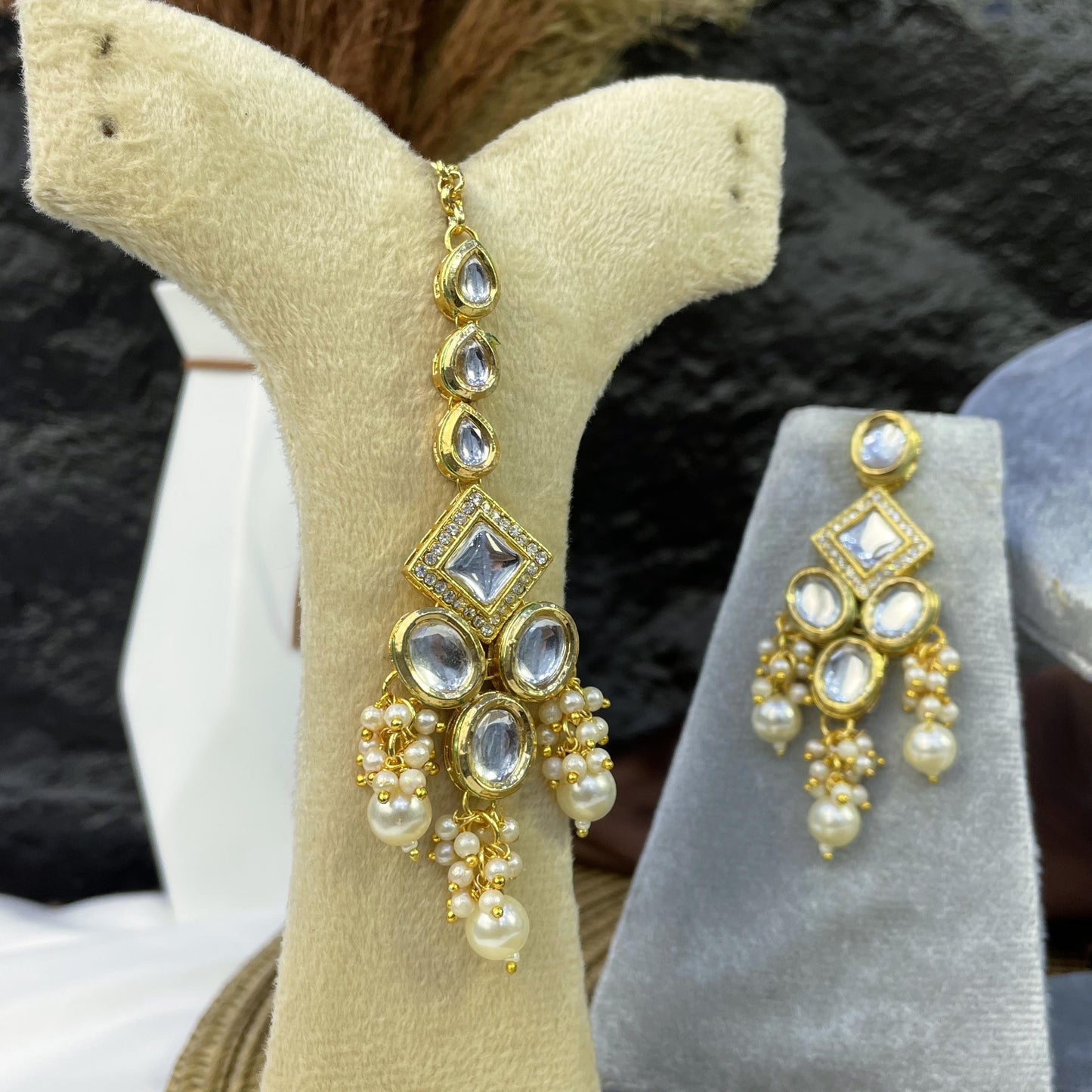 V-SHAPED MAJESTY MEDALLION KUNDAN NECKLACES