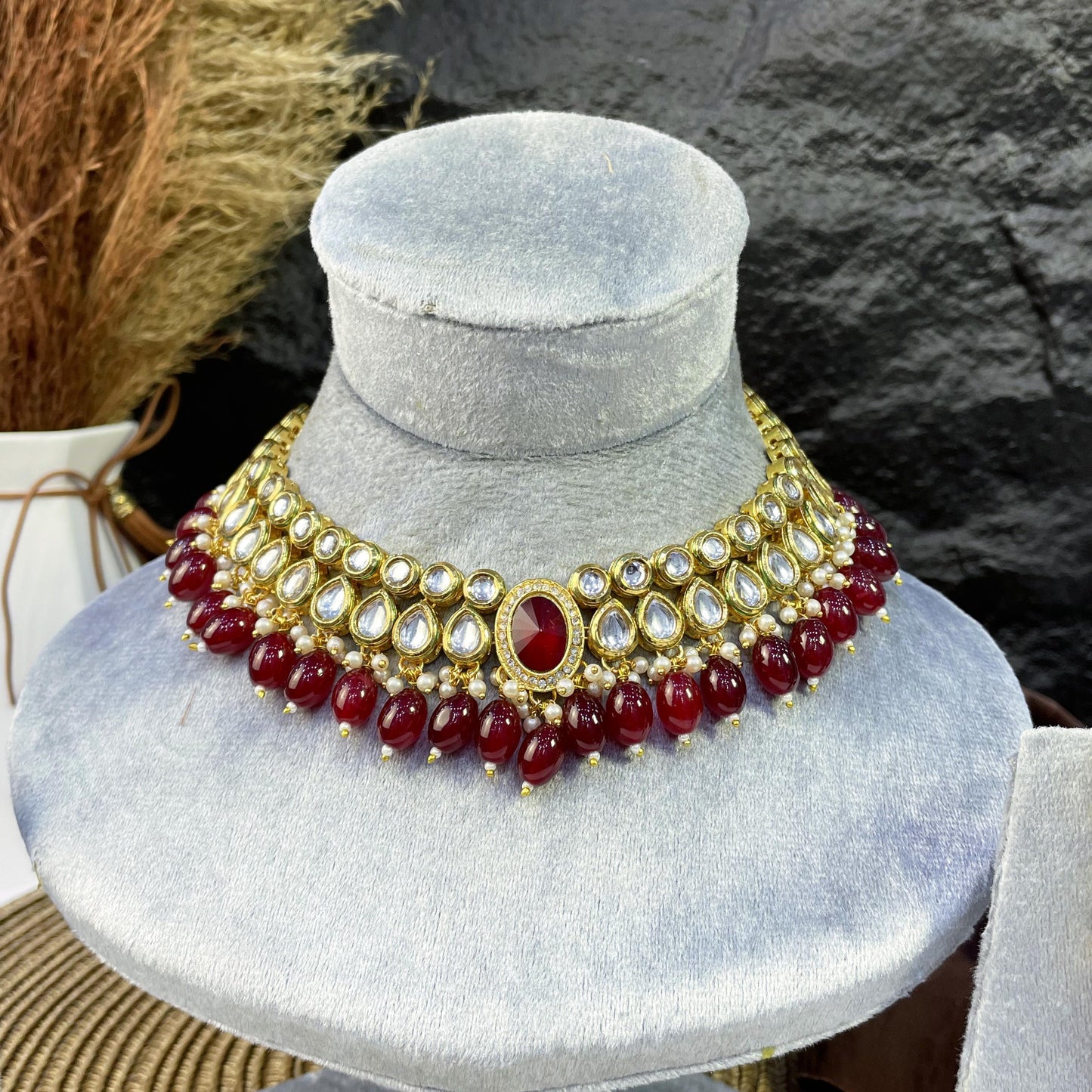 IMPERIAL HALO OVAL KUNDAN NECKLACES