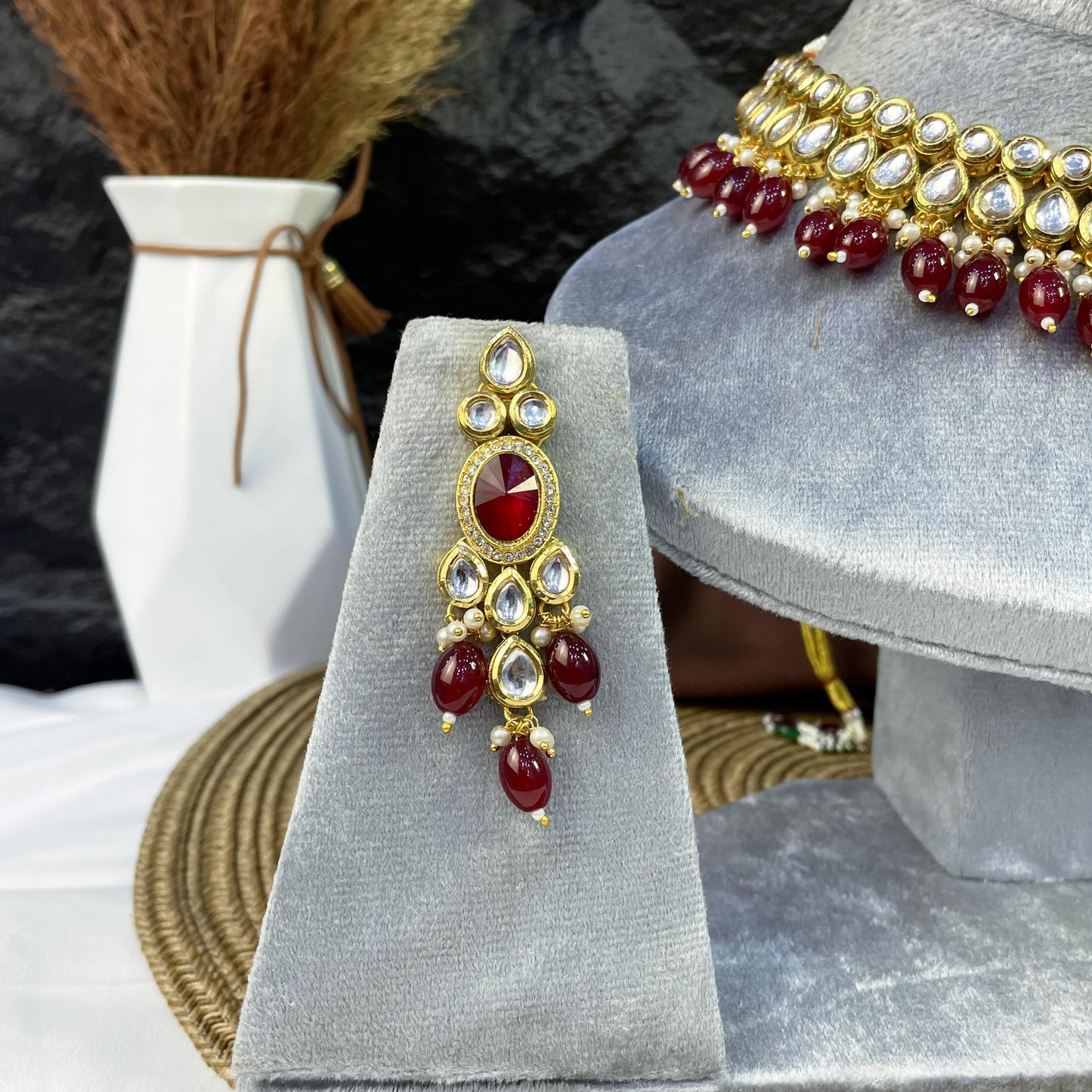 IMPERIAL HALO OVAL KUNDAN NECKLACES