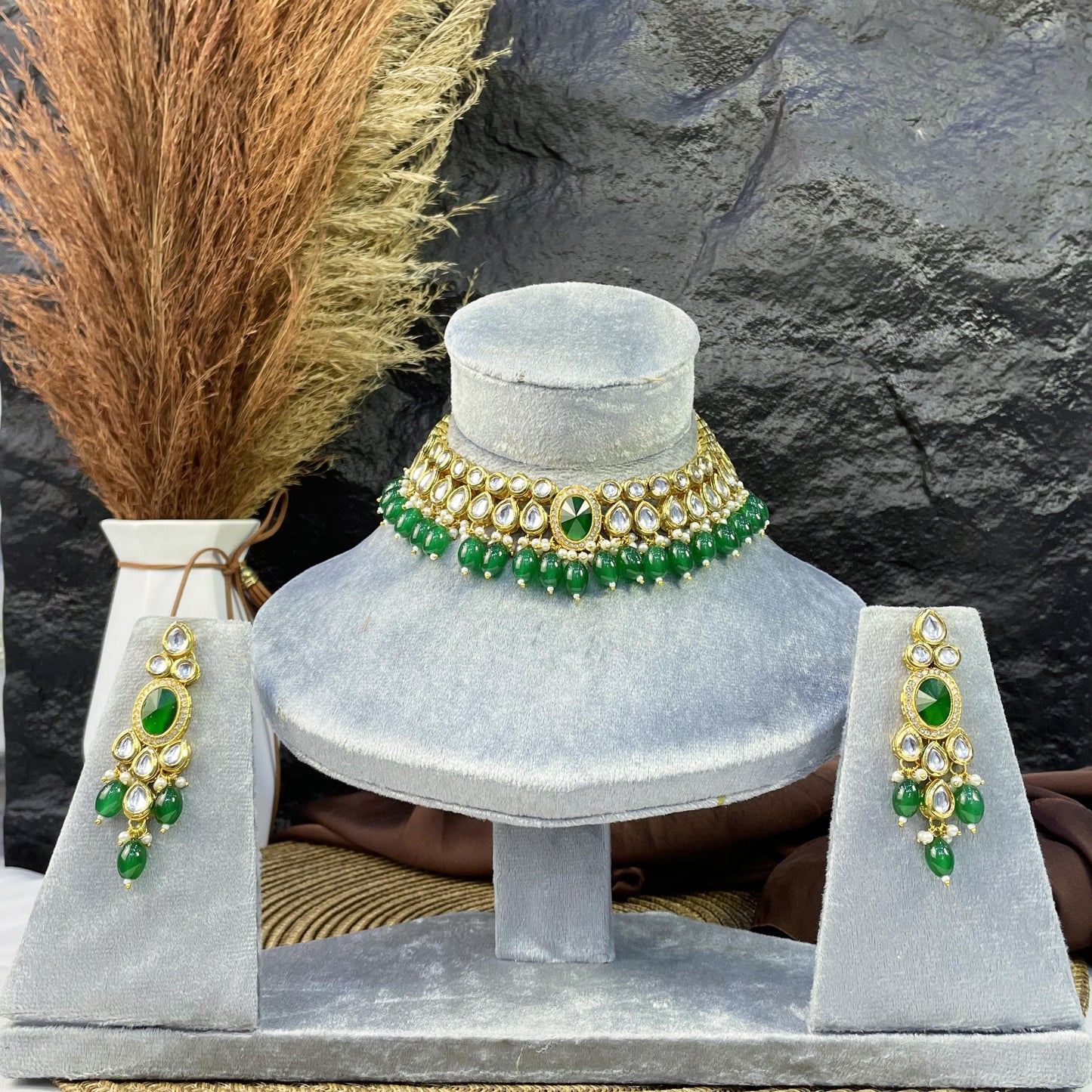 IMPERIAL HALO OVAL KUNDAN NECKLACES