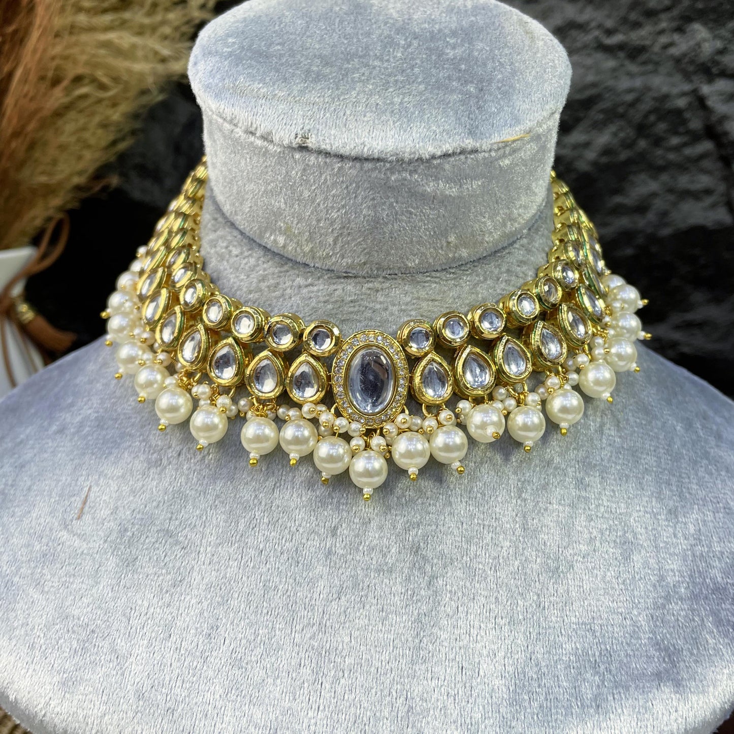 IMPERIAL HALO OVAL KUNDAN NECKLACES