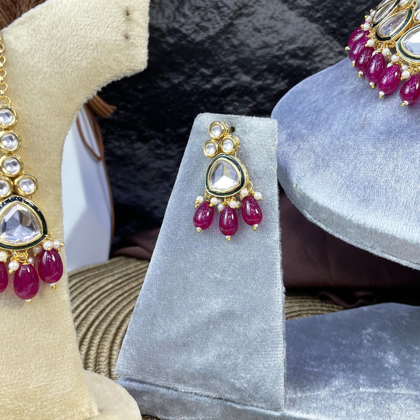 MAJESTIC TEARDROP MEENAKARI KUNDAN NECKLACES