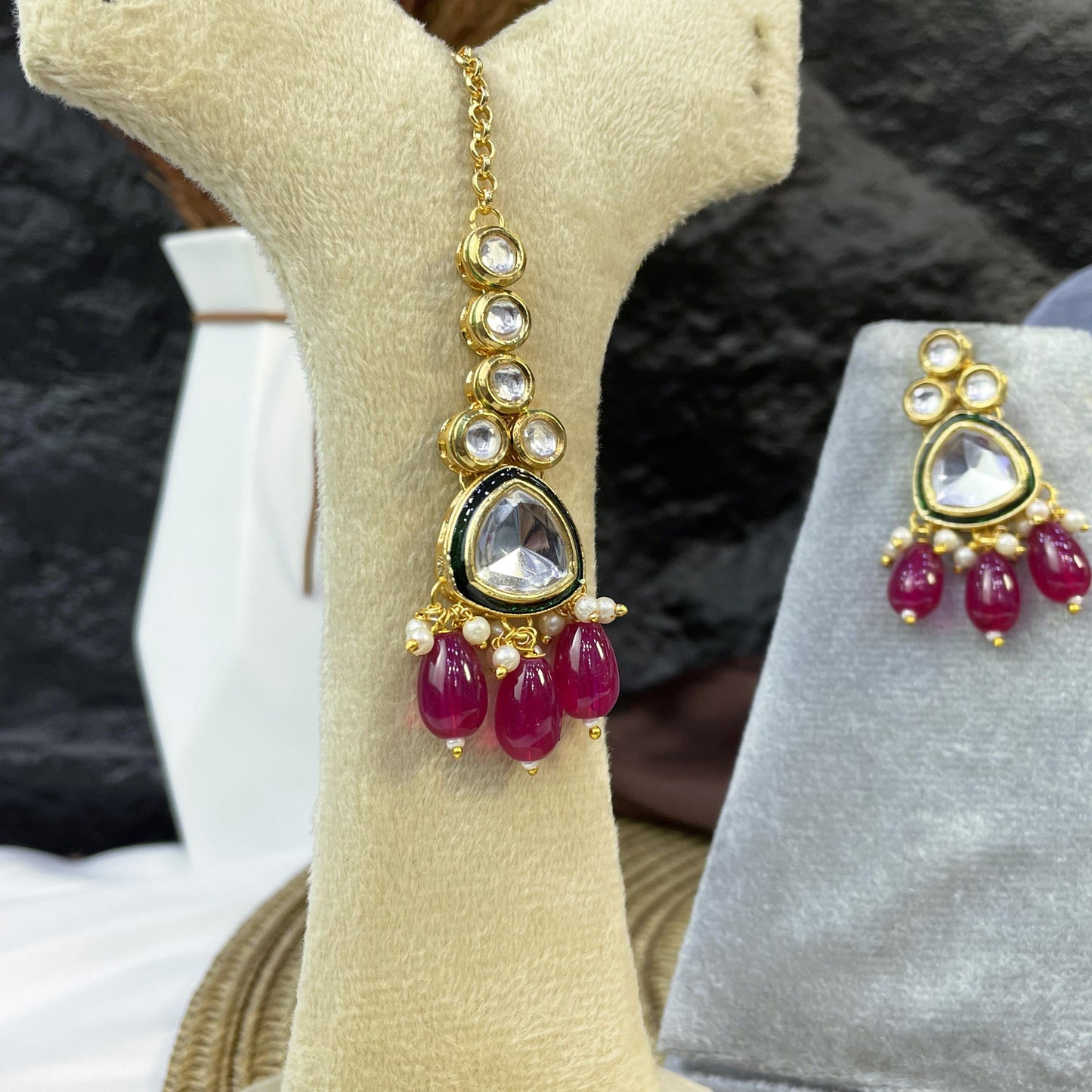 MAJESTIC TEARDROP MEENAKARI KUNDAN NECKLACES