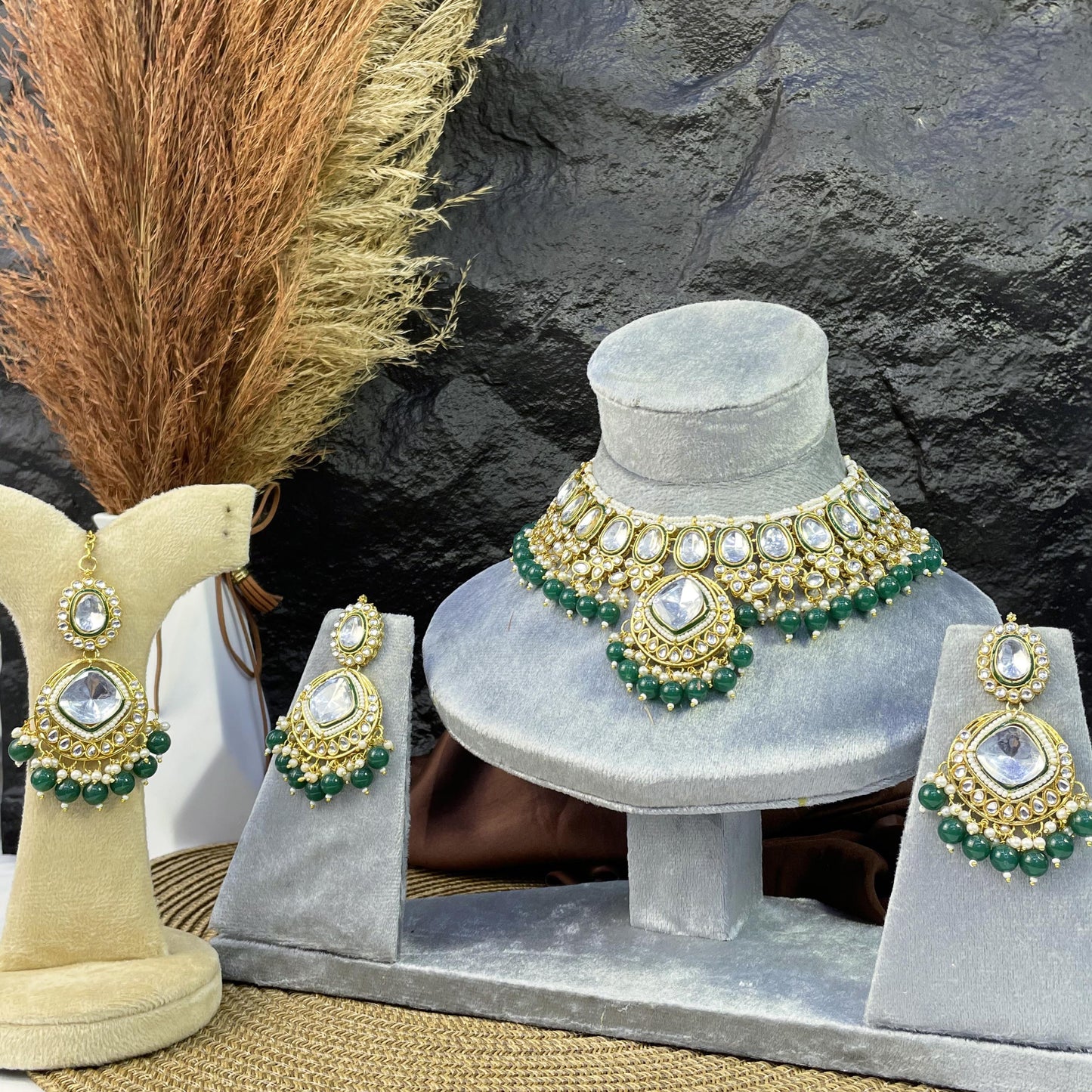 RAJWARI HALO MEDALLION KUNDAN NECKLACES