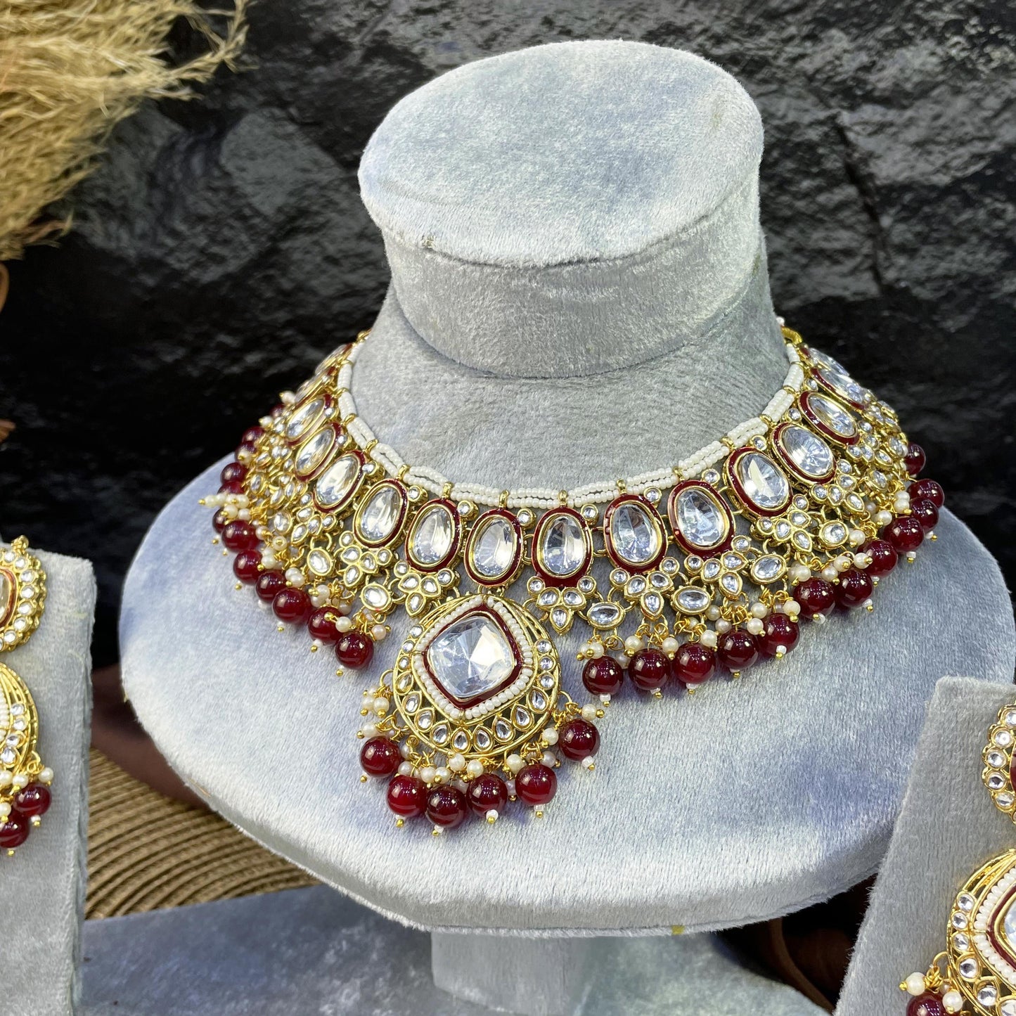 RAJWARI HALO MEDALLION KUNDAN NECKLACES