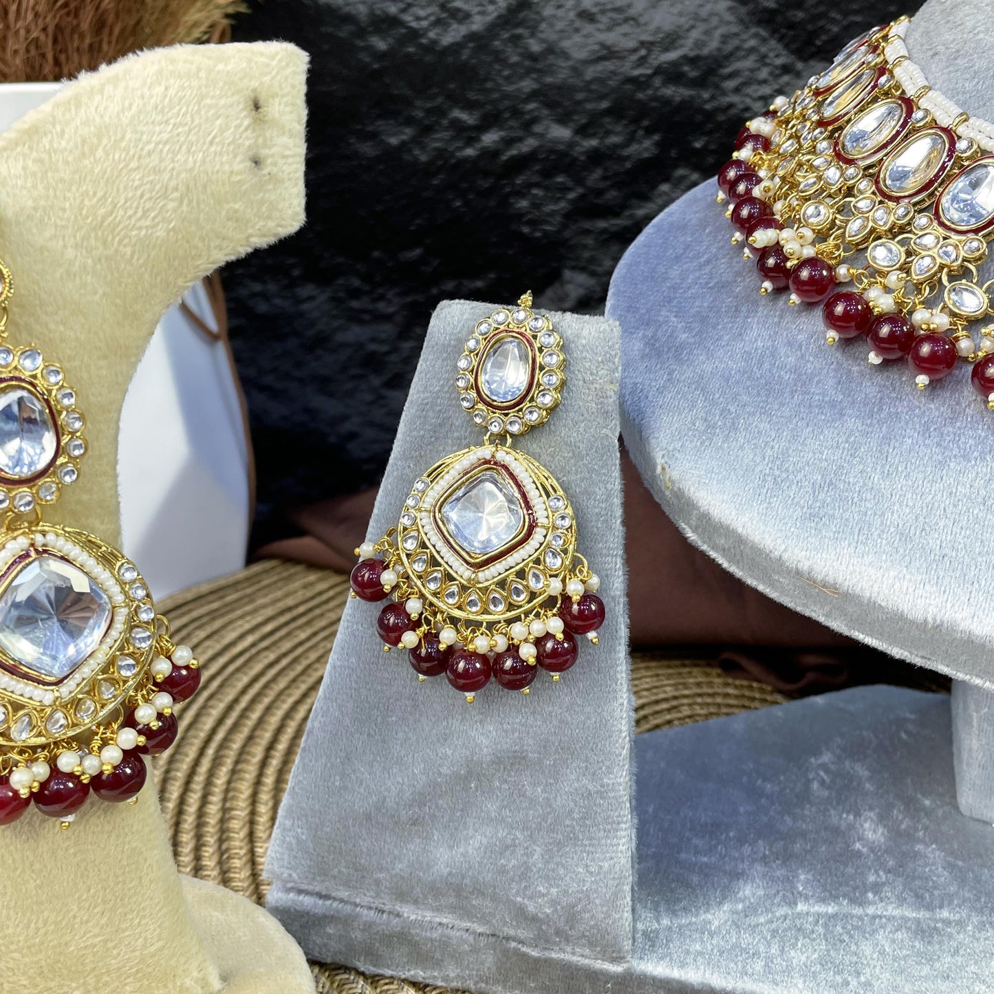 RAJWARI HALO MEDALLION KUNDAN NECKLACES