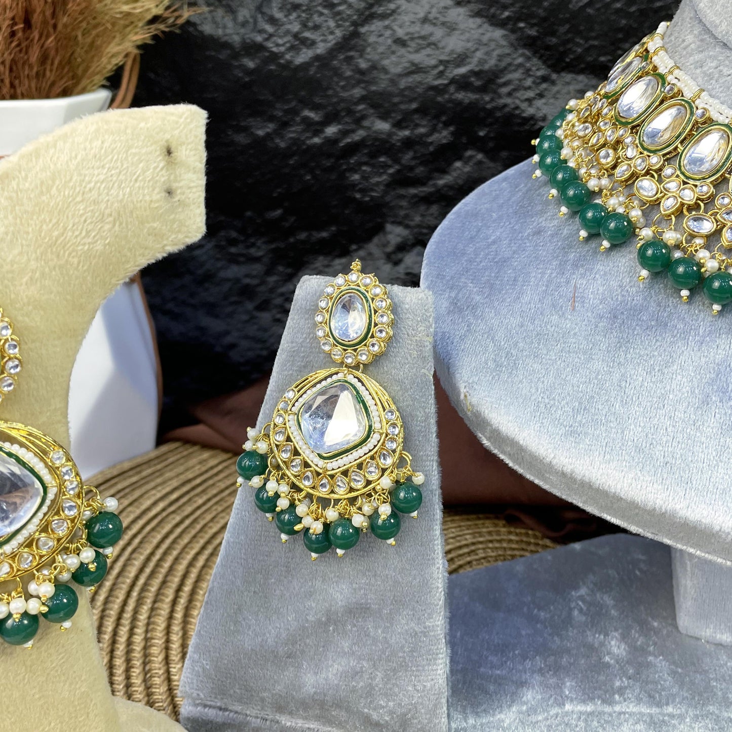 RAJWARI HALO MEDALLION KUNDAN NECKLACES