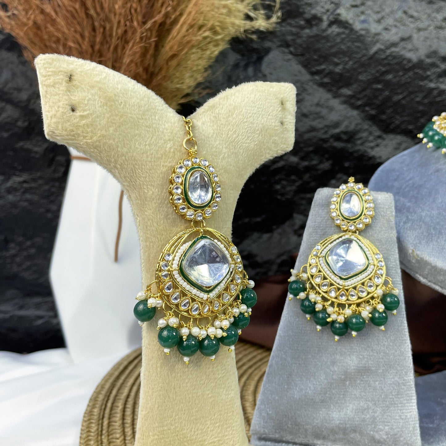 RAJWARI HALO MEDALLION KUNDAN NECKLACES