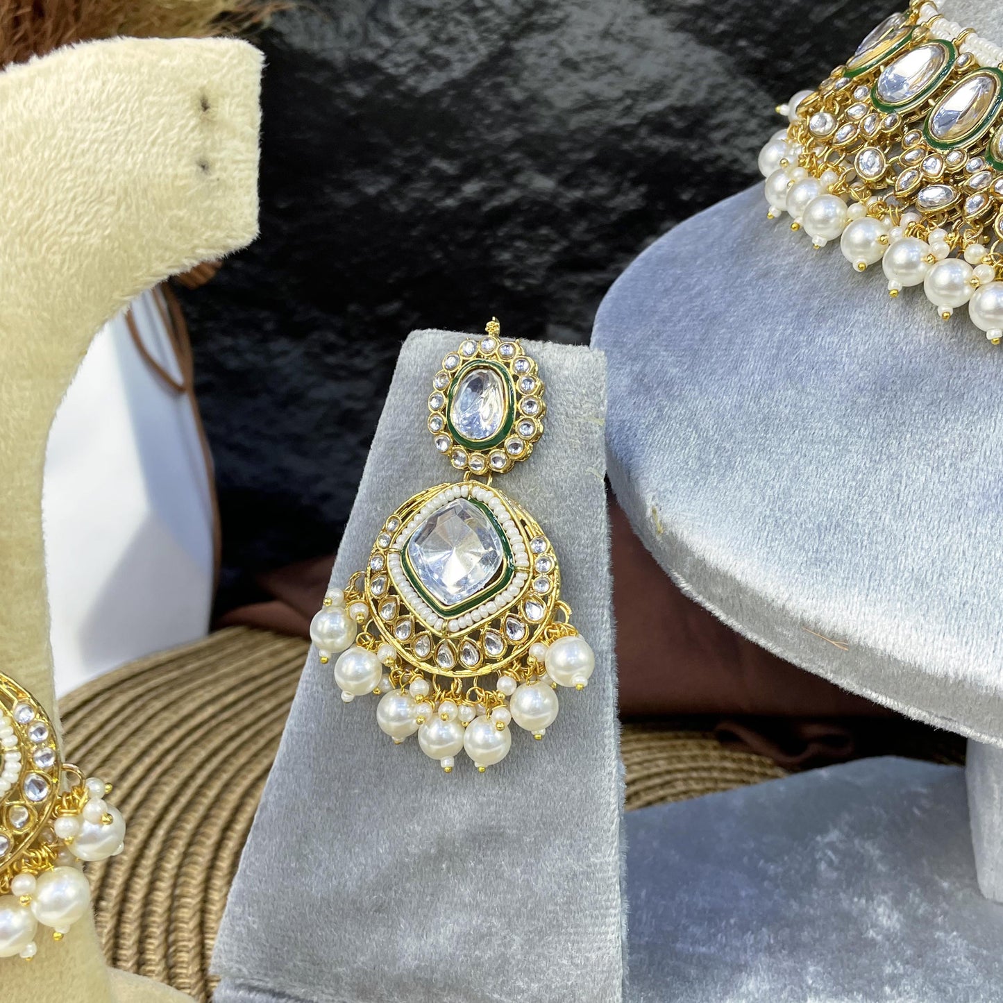 RAJWARI HALO MEDALLION KUNDAN NECKLACES