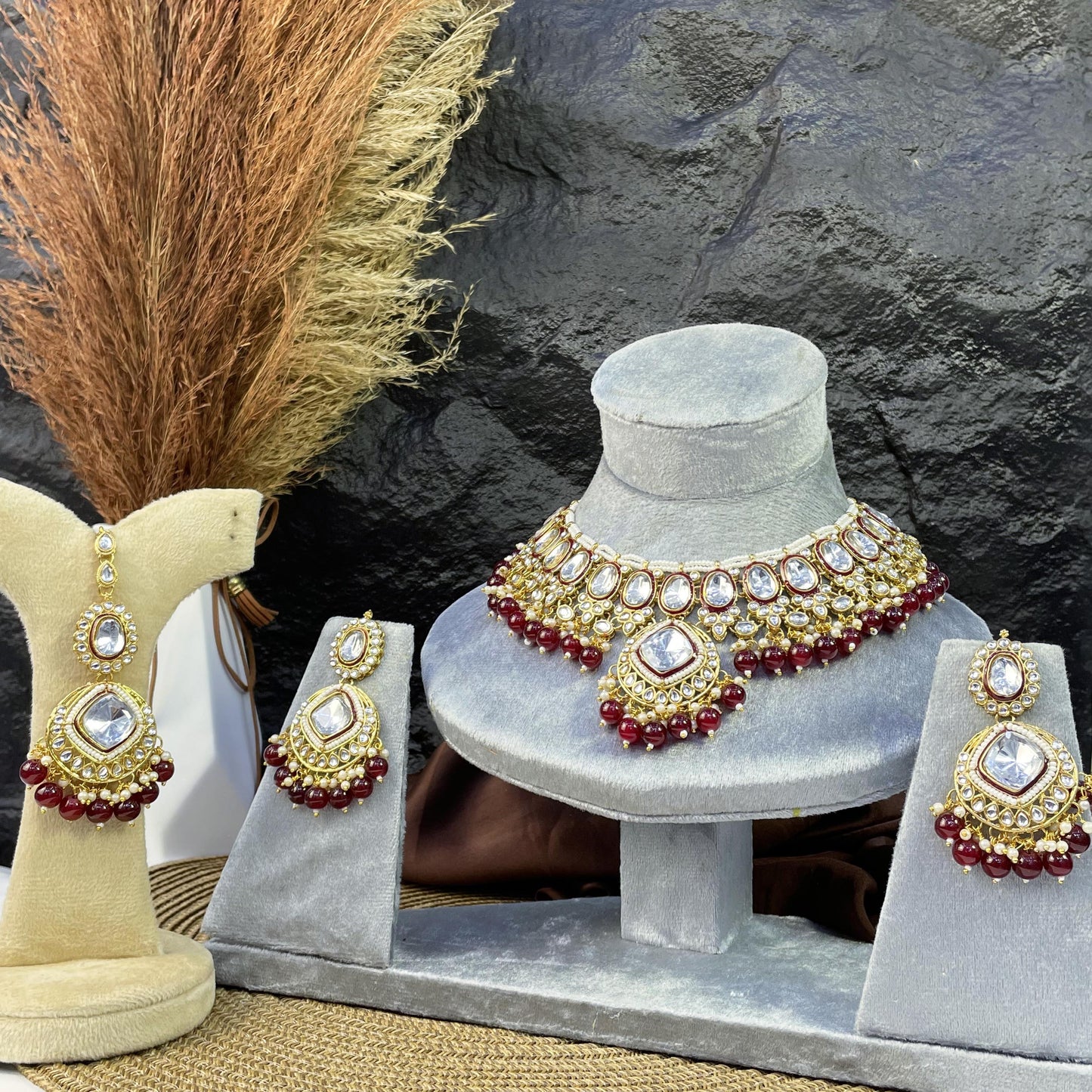 RAJWARI HALO MEDALLION KUNDAN NECKLACES