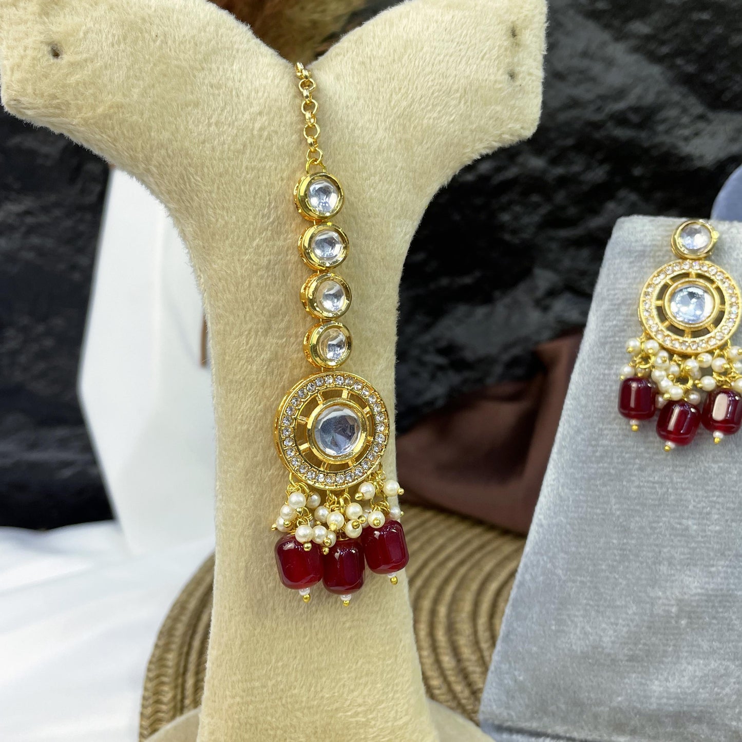 ROYAL CIRCLET MEDALLION KUNDAN NECKLACES