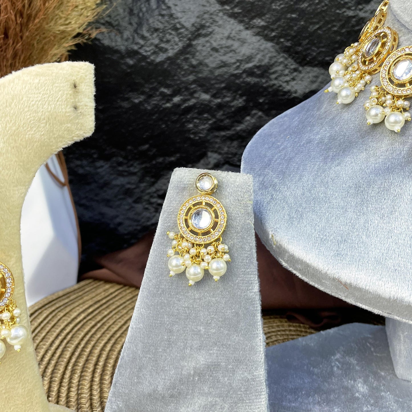ROYAL CIRCLET MEDALLION KUNDAN NECKLACES