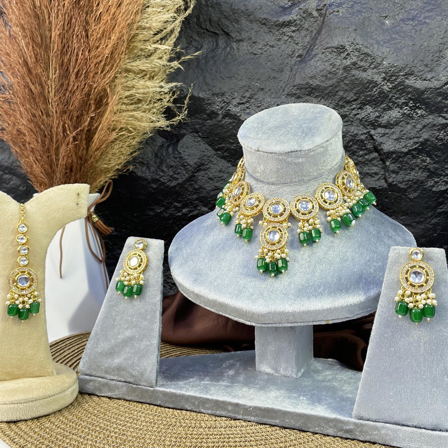 ROYAL CIRCLET MEDALLION KUNDAN NECKLACES