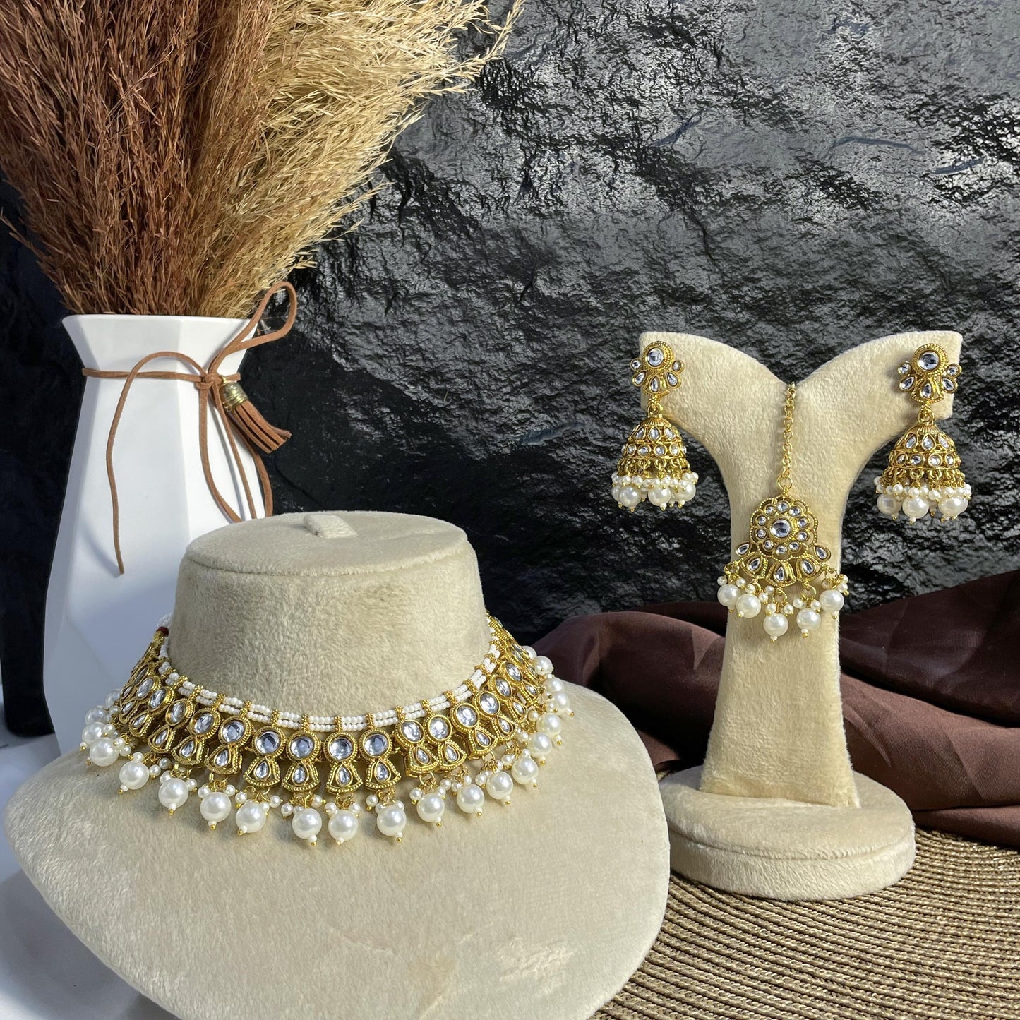 MAJESTIC LOTUS ARC KUNDAN NECKLACES