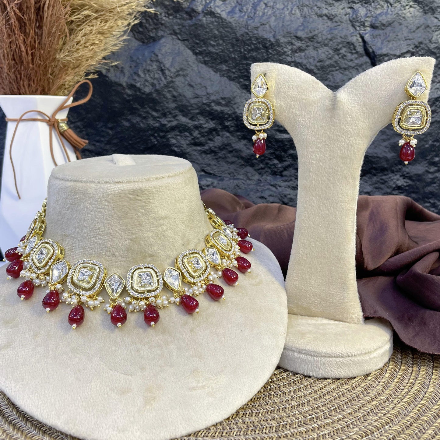 REGAL PEBBLE-CUT FILIGREE KUNDAN NECKLACES