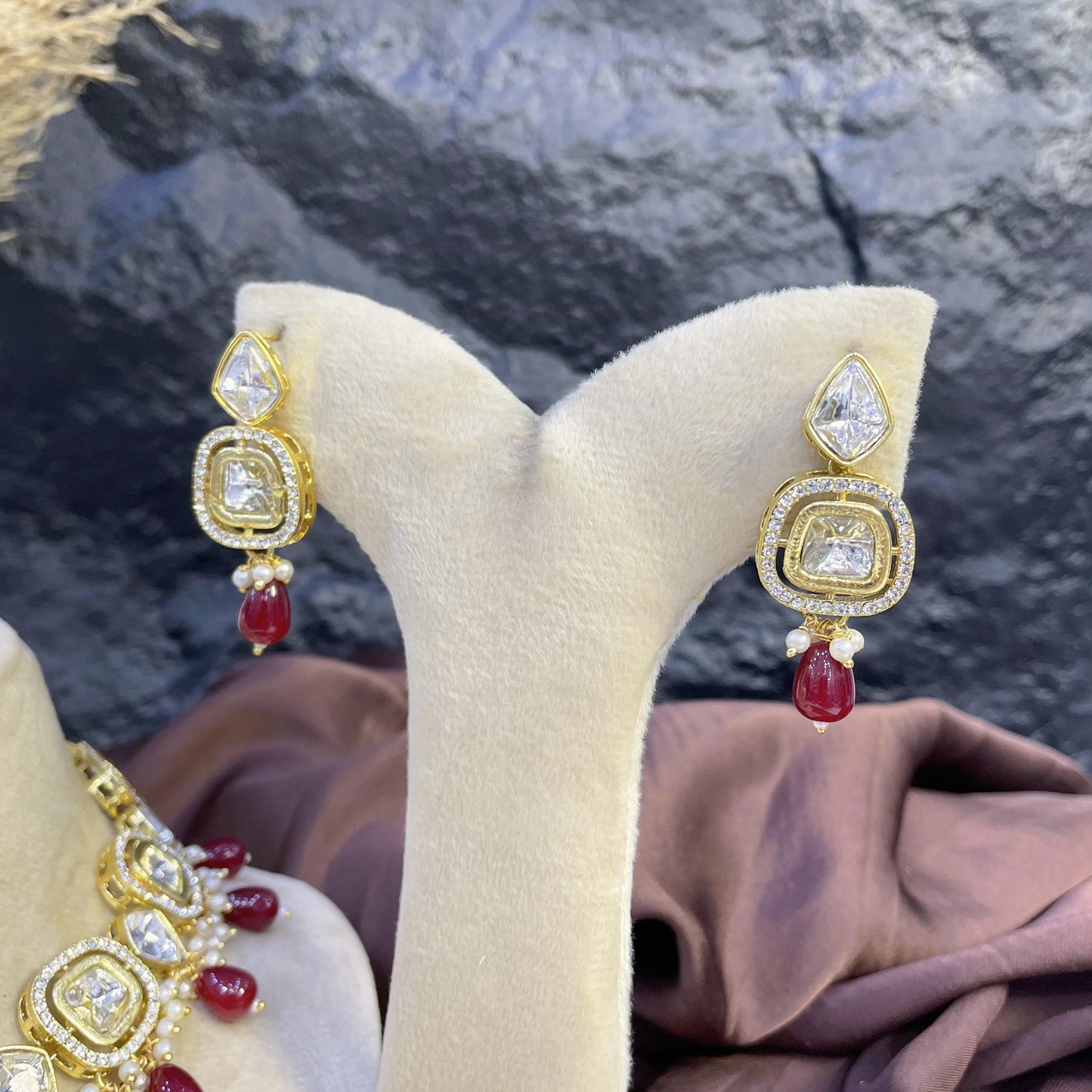 REGAL PEBBLE-CUT FILIGREE KUNDAN NECKLACES