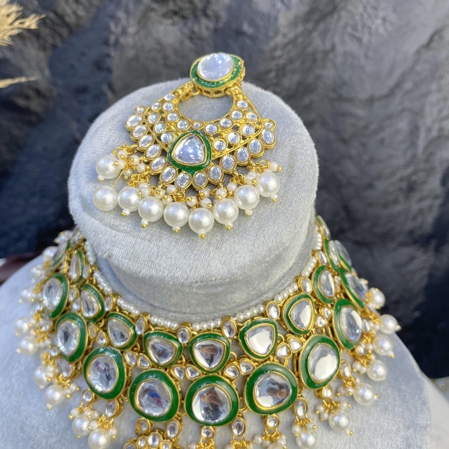 REGAL PEBBLE-CUT CLUSTER KUNDAN NECKLACES
