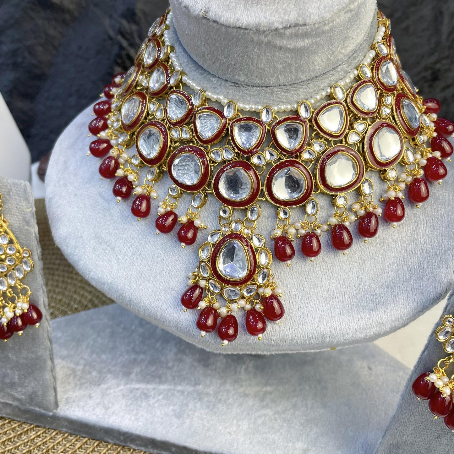 REGAL PEBBLE-CUT CLUSTER KUNDAN NECKLACES