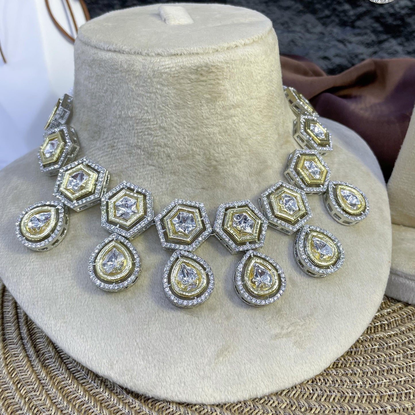 IMPERIAL V-ARC STATEMENT KUNDAN NECKLACES