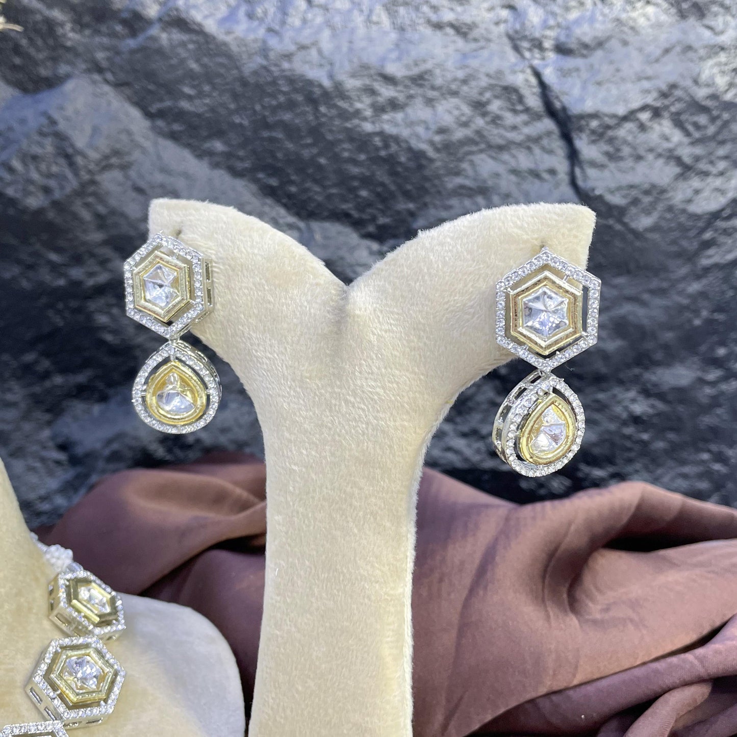 IMPERIAL V-ARC STATEMENT KUNDAN NECKLACES