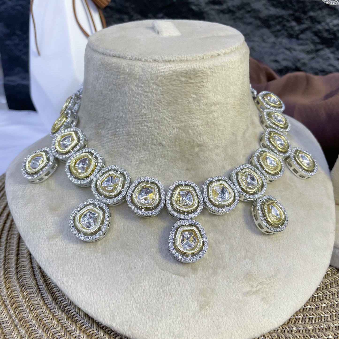 ROYAL PEBBLE-CUT CHOKER KUNDAN NECKLACES