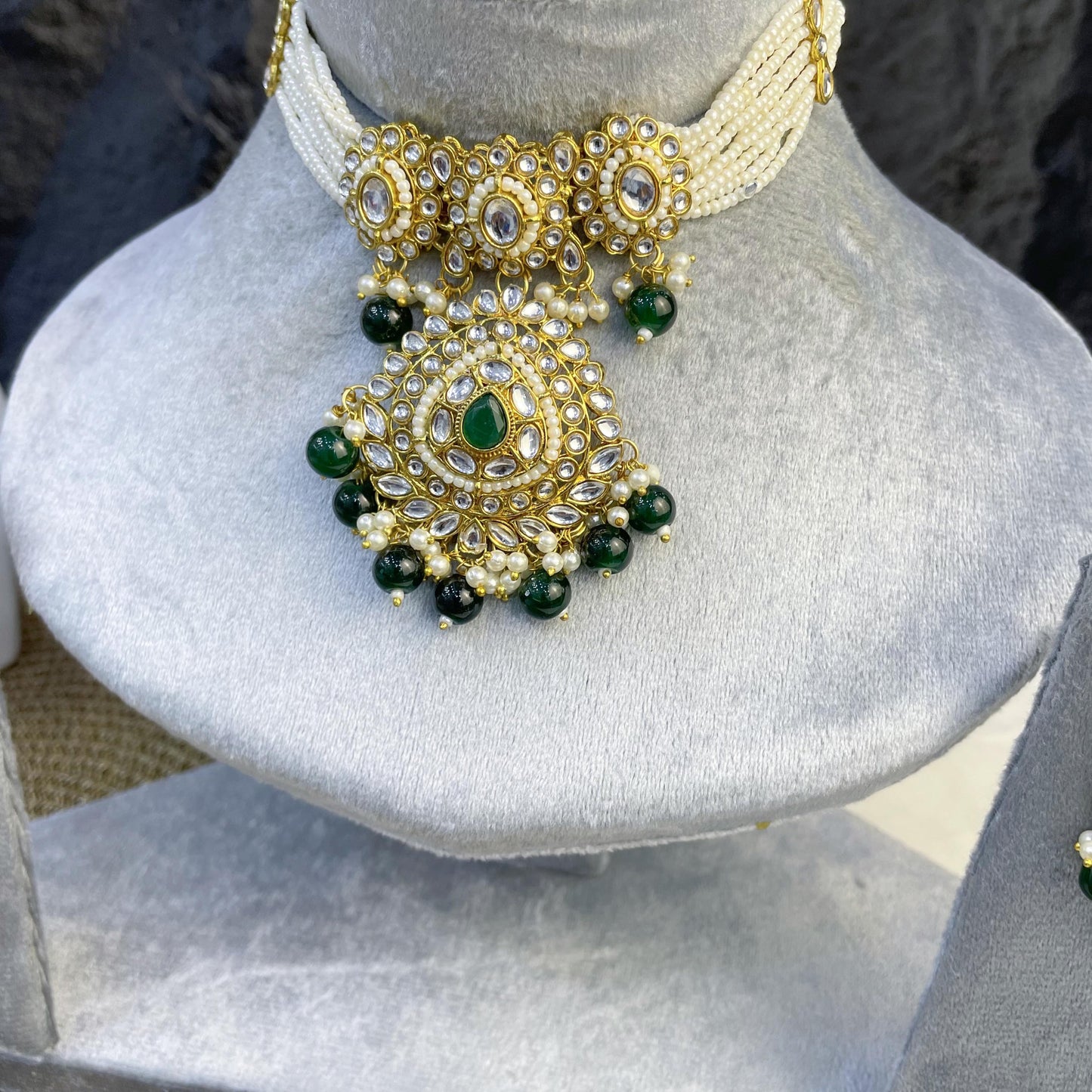 NIZAM PEARL-STRAND MEDALLION KUNDAN NECKLACES