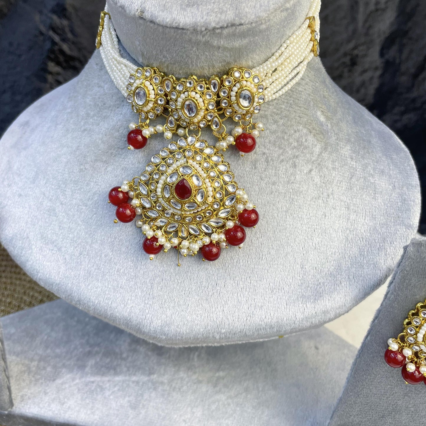 NIZAM PEARL-STRAND MEDALLION KUNDAN NECKLACES
