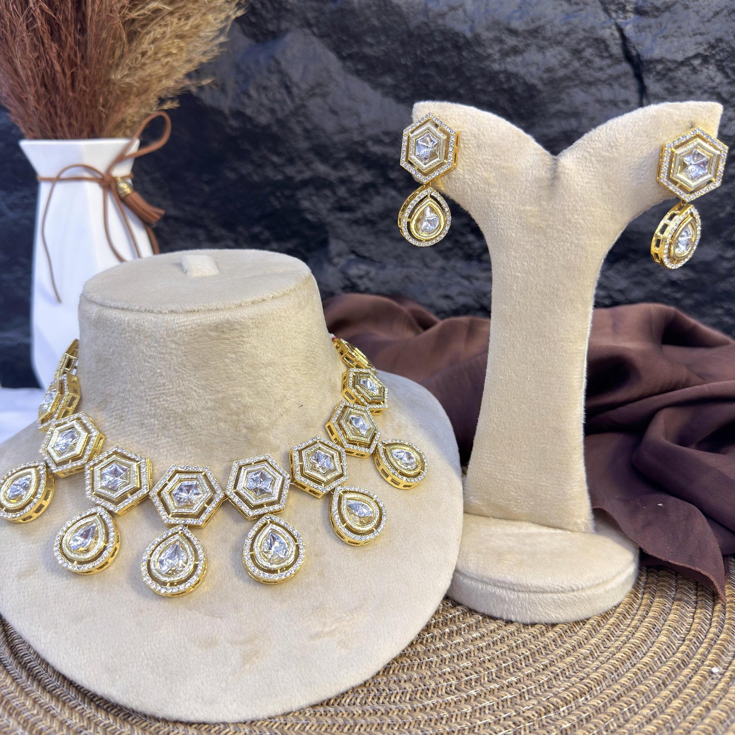 VINTAGE MANDALA PEARL-STRAND KUNDAN NECKLACES