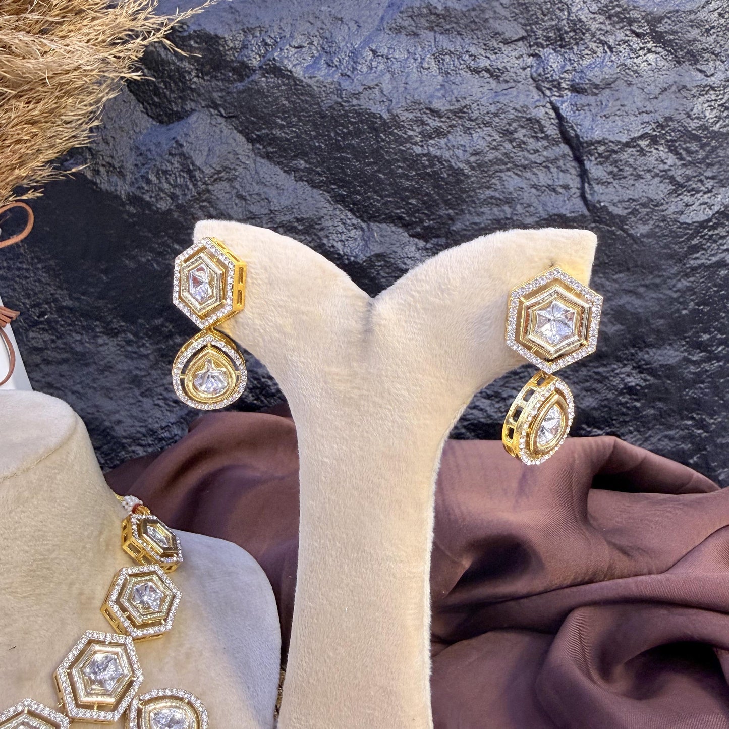VINTAGE MANDALA PEARL-STRAND KUNDAN NECKLACES