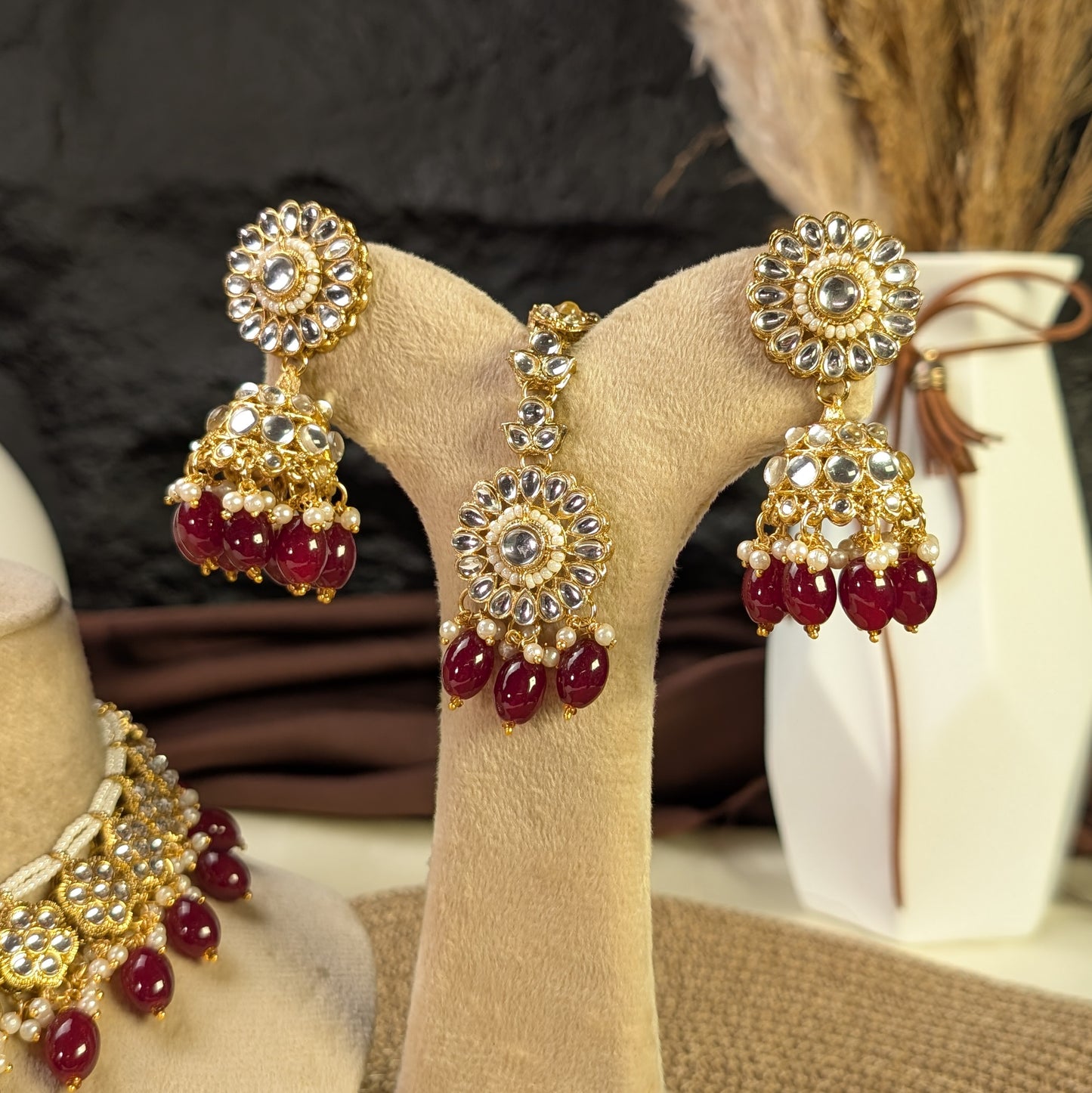 Floral medallion kundan necklace
