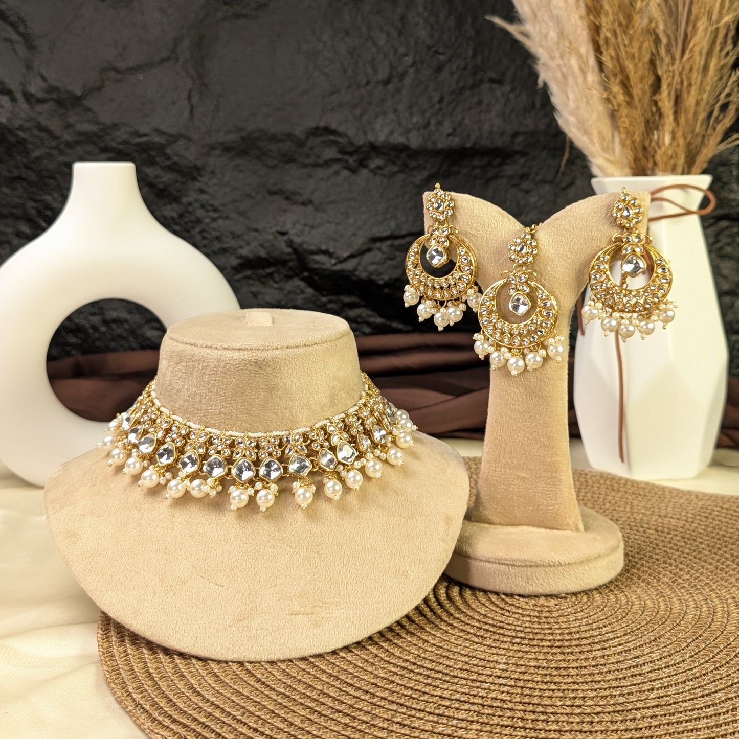Majestic bib kundan necklace