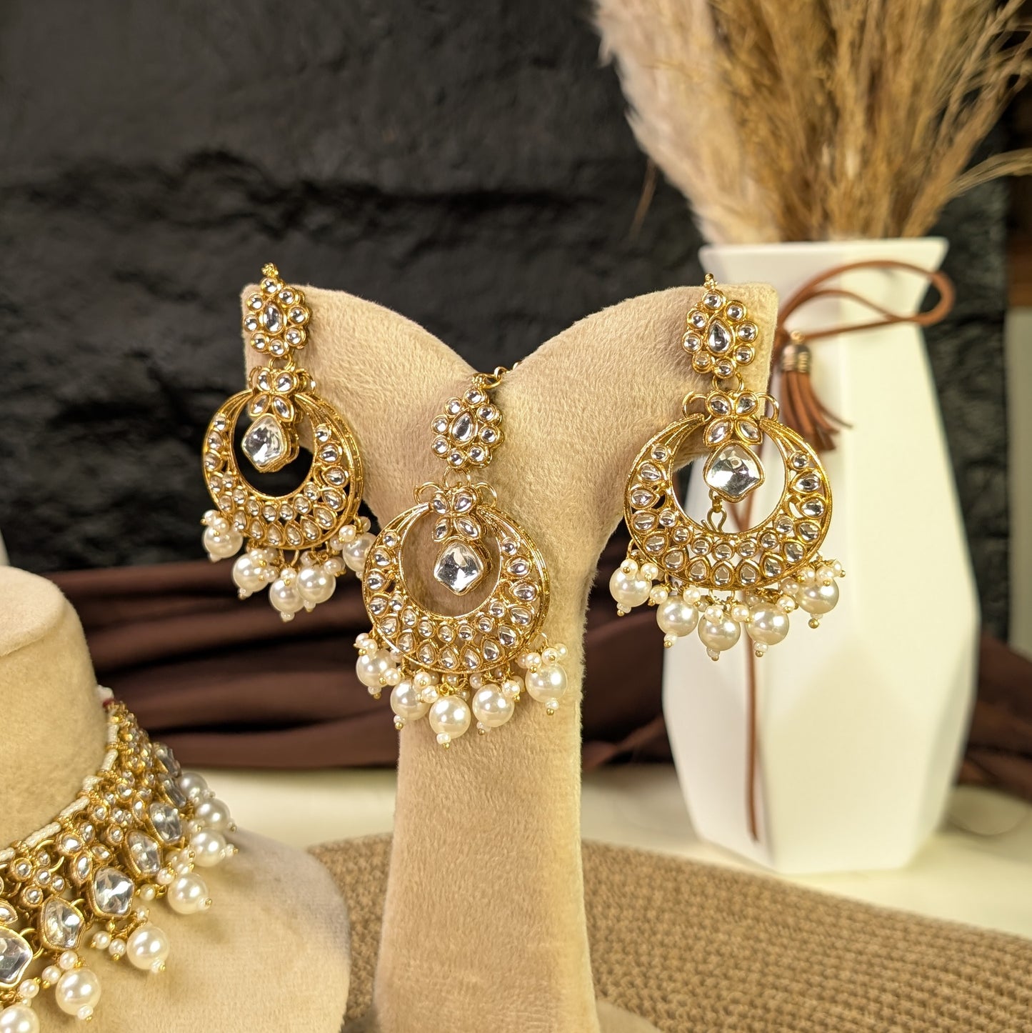 Majestic bib kundan necklace