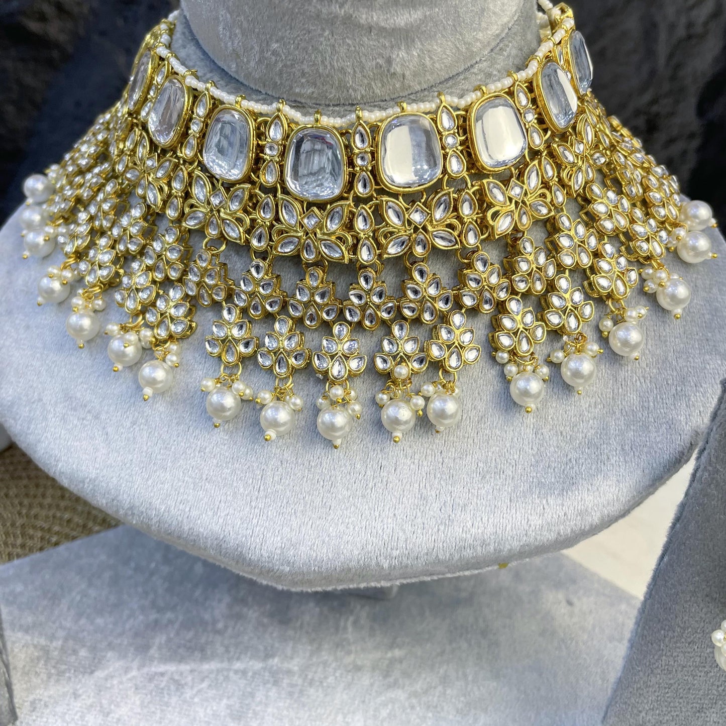 EMPRESS LARGE-OVAL FLORAL KUNDAN NECKLACES