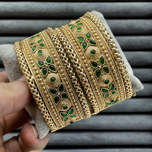 EMERALD VALLI RAJWARI BANGLES