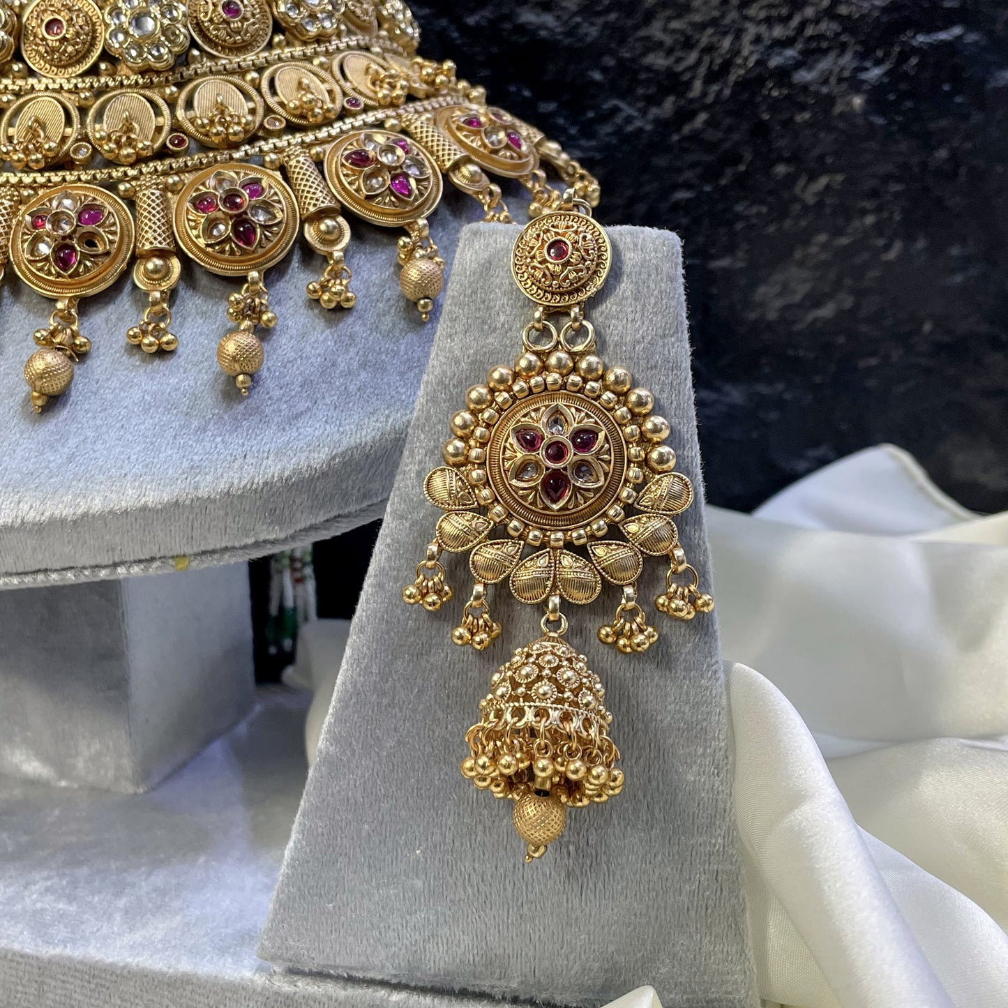 YAQOOT-E-MALIKA - RAJWARI BRIDAL SET