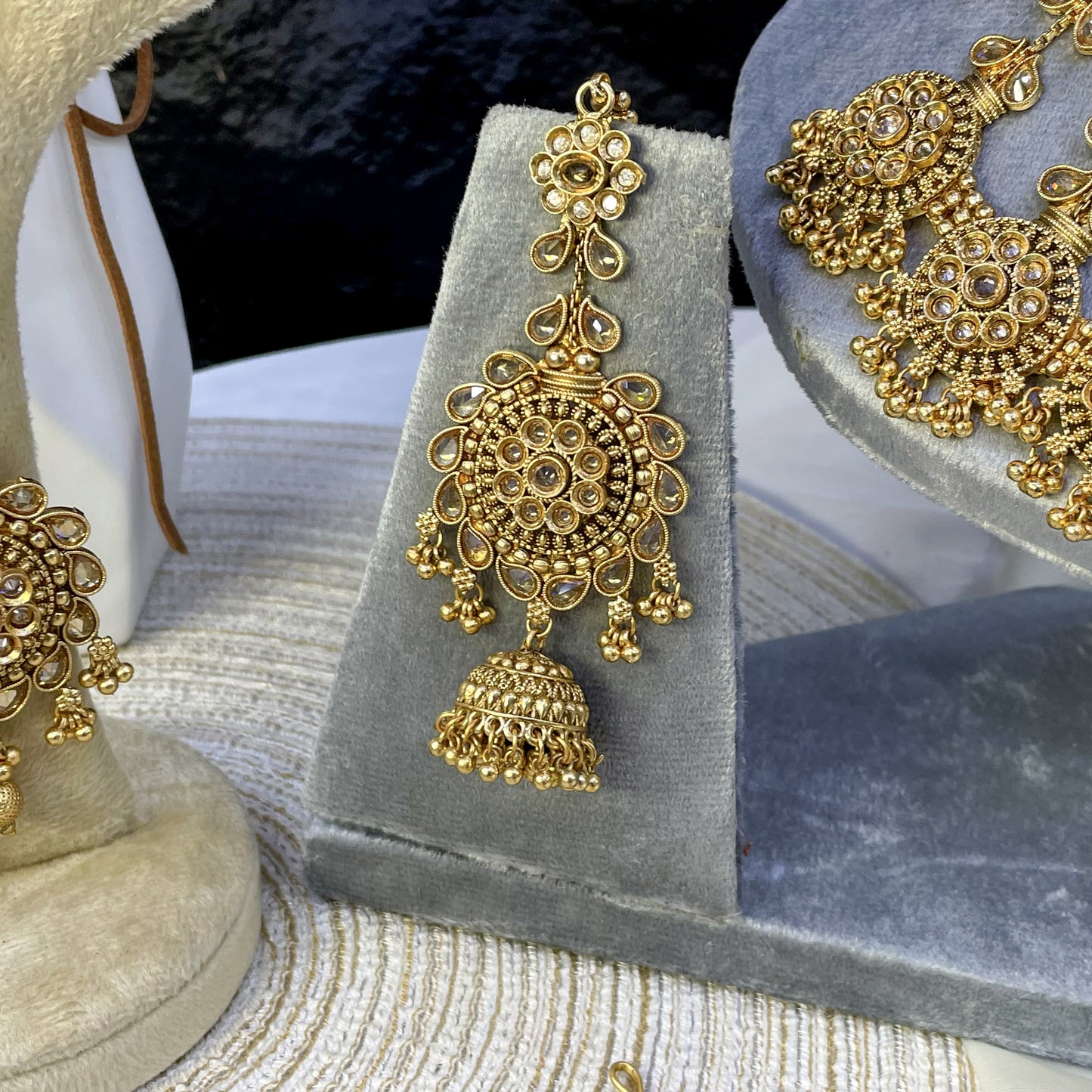 ZAR-MAHAL - RAJWARI BRIDAL SET