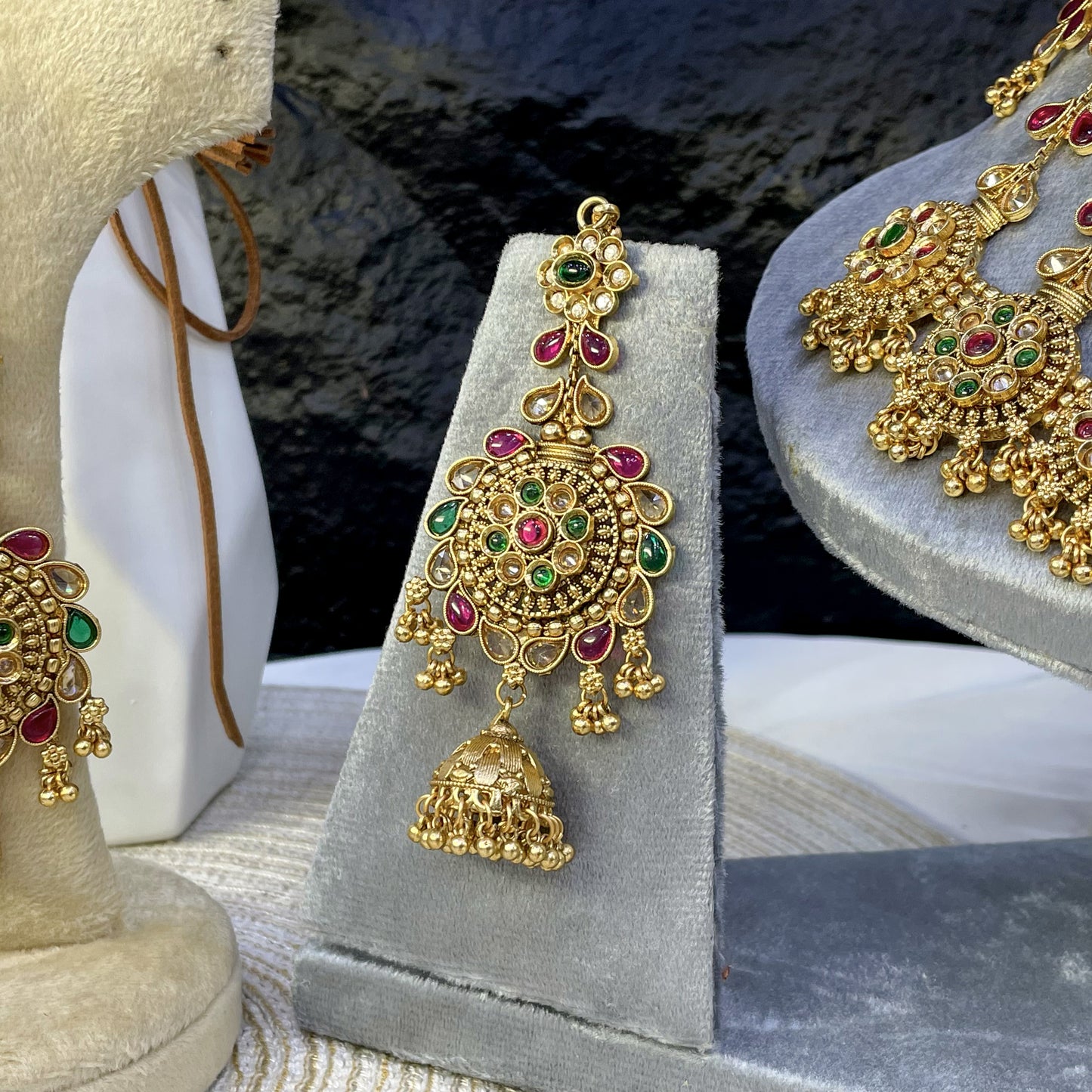 NAVRATAN-E-SHAHI - RAJWARI BRIDAL SET