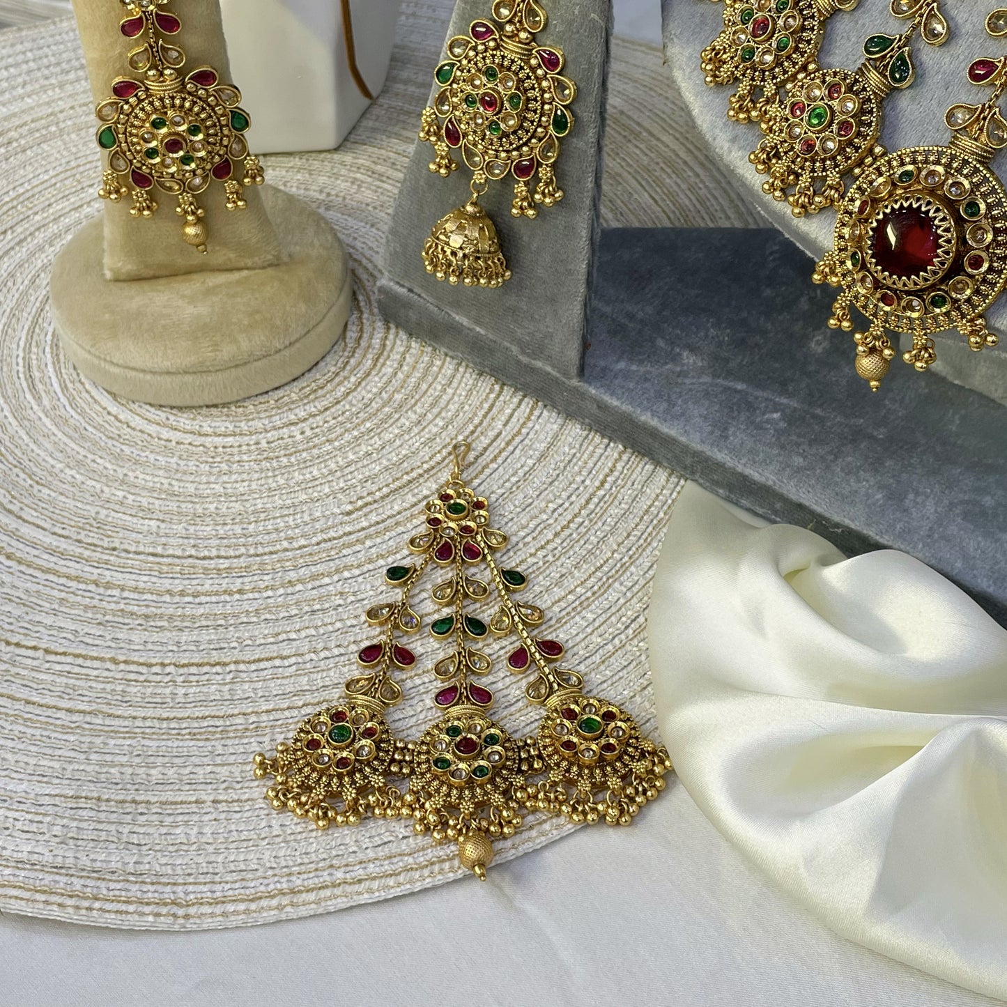 NAVRATAN-E-SHAHI - RAJWARI BRIDAL SET