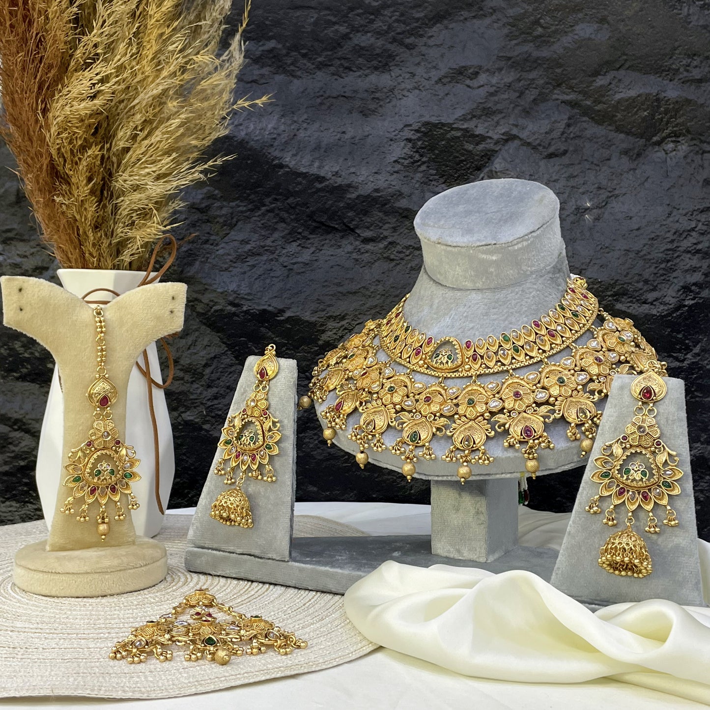 ZAMURRAD-E-MALIKA - RAJWARI BRIDAL SET