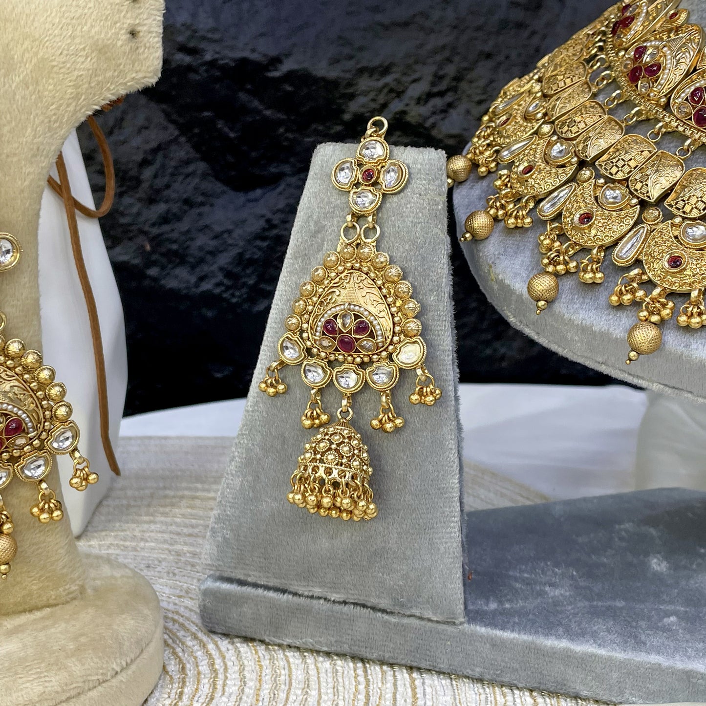 MALIKA-E-AALAM - RAJWARI BRIDAL SET