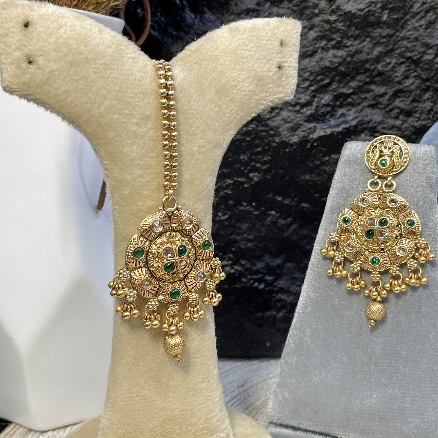 ZAMURRAD-E-KHAAS - RAJWARI BRIDAL SET