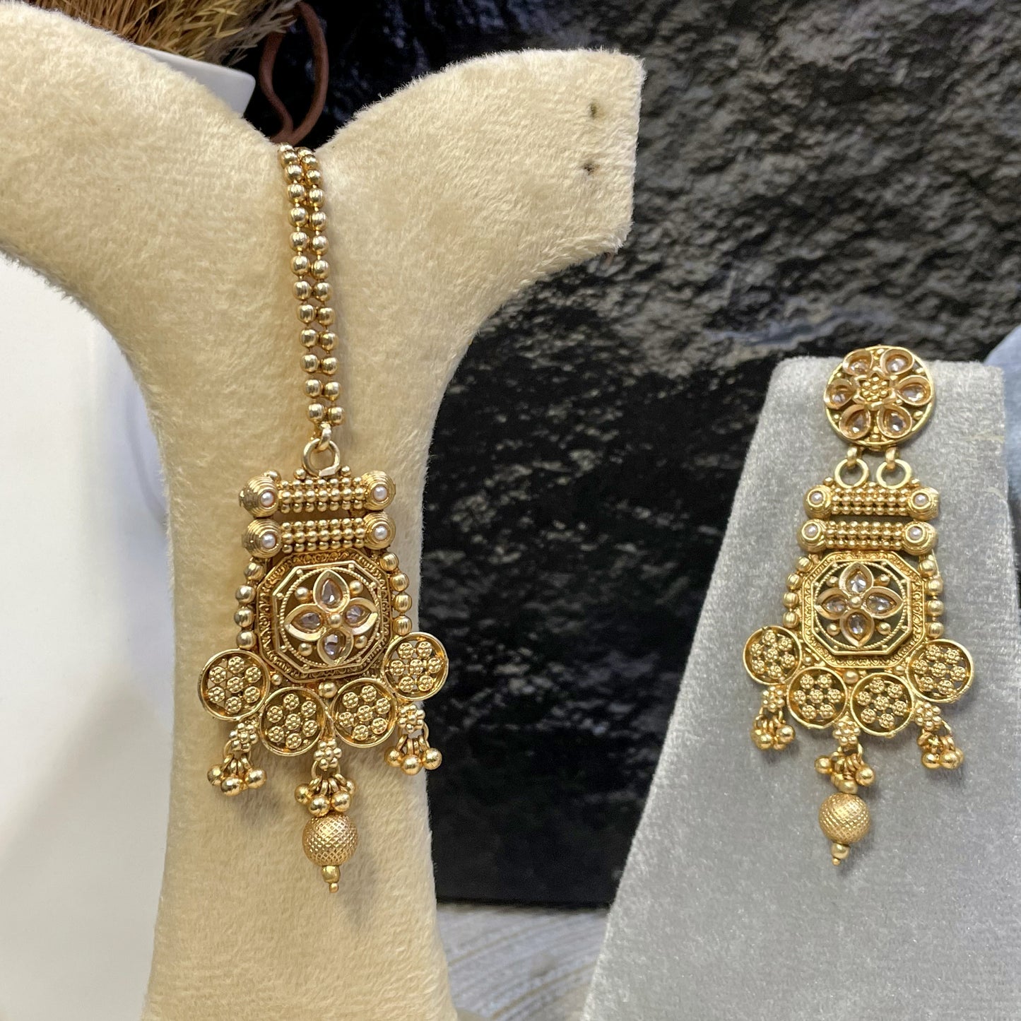 MOTI-MAHAL - RAJWARI BRIDAL SET