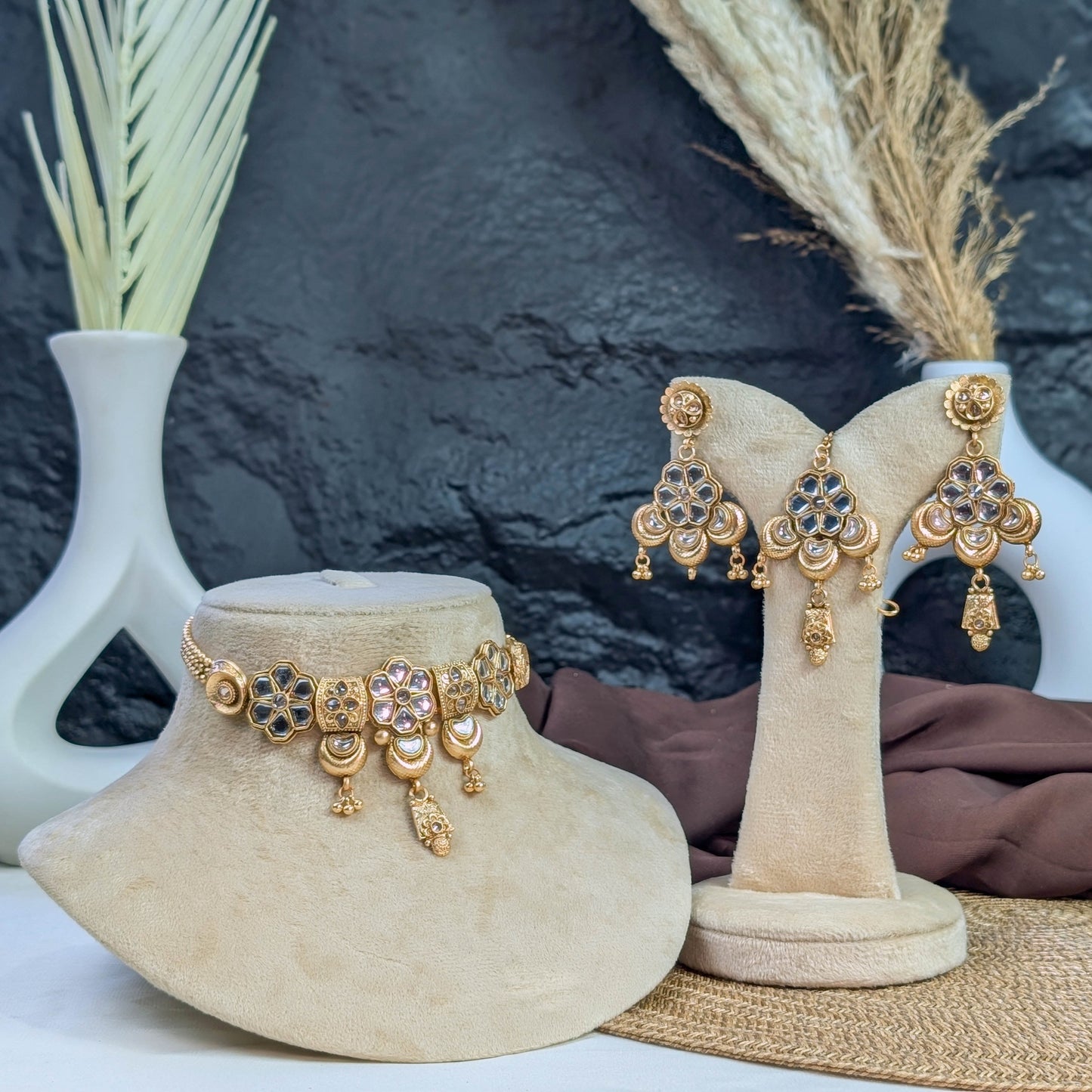 Jharokha-e-khas rajwari choker