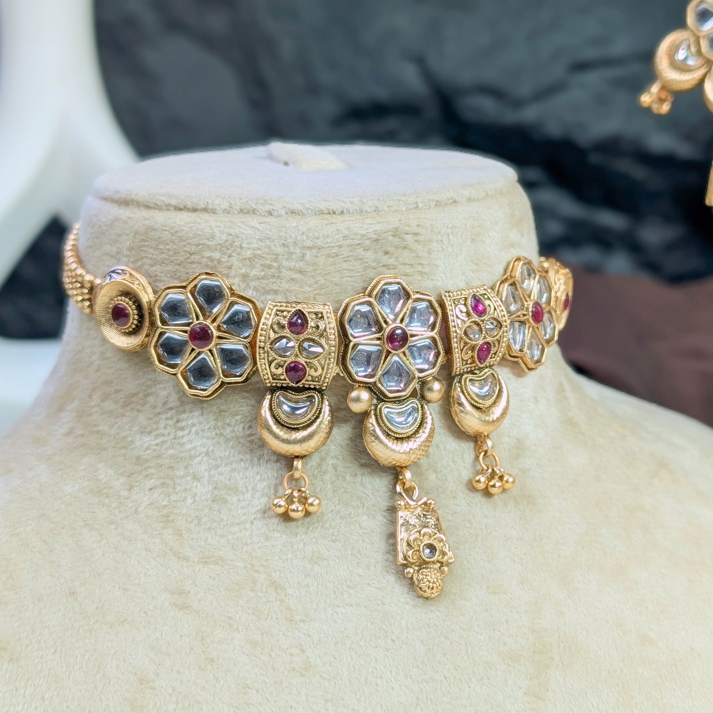 Jharokha-e-khas rajwari choker