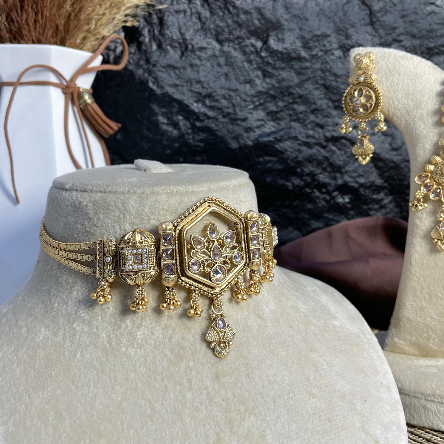 SHAHI HEXA RAJWARI CHOKER