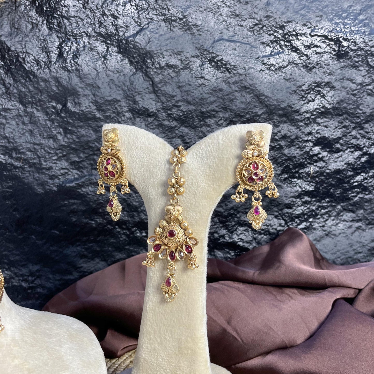 SHAHI HEXA RAJWARI CHOKER