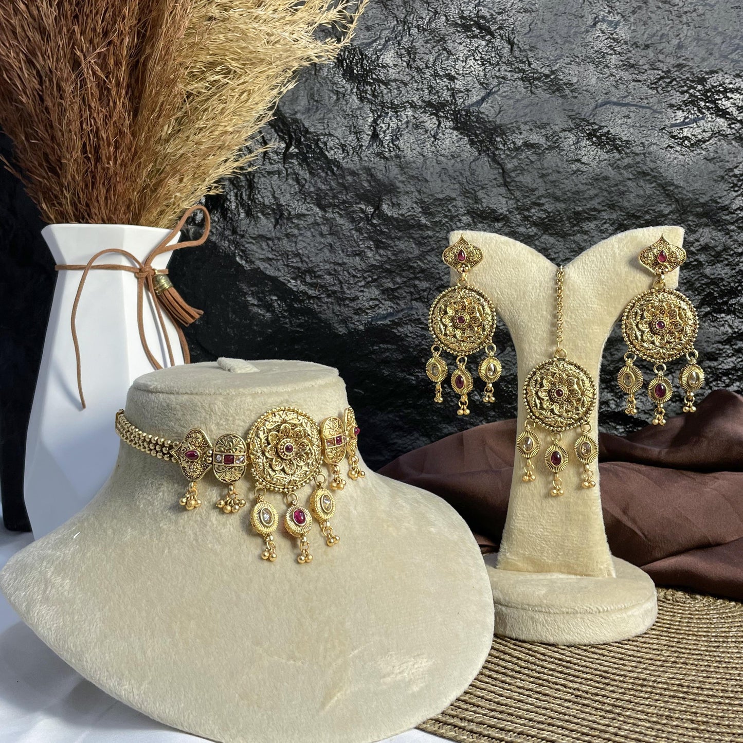 CHAND-TARA RAJWARI CHOKER