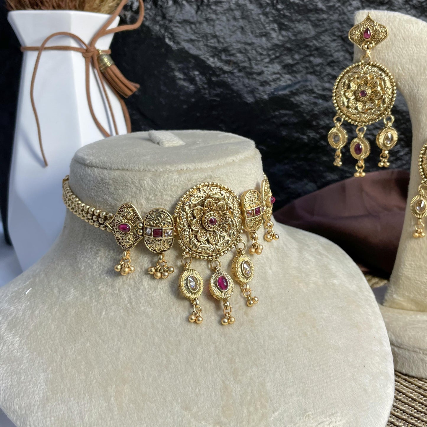 CHAND-TARA RAJWARI CHOKER