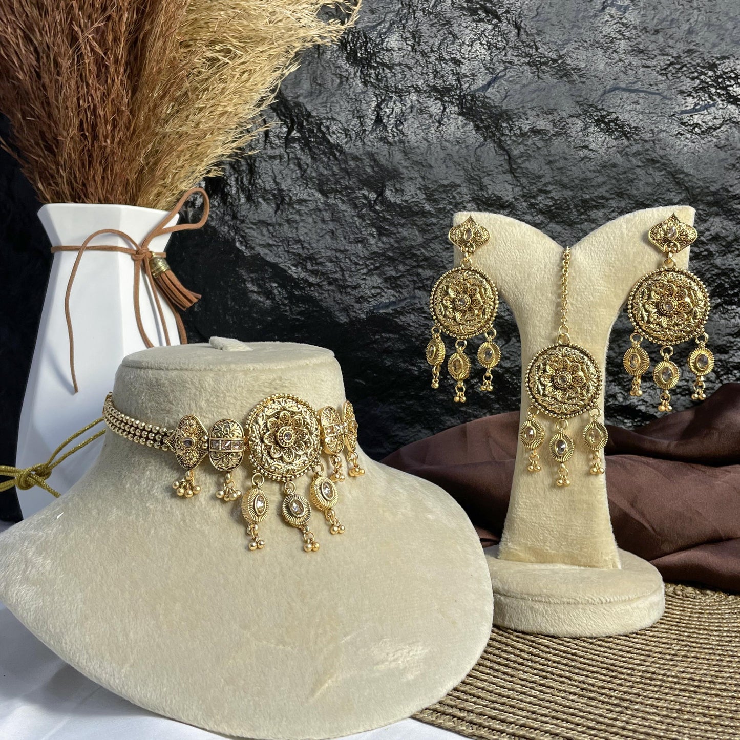 CHAND-TARA RAJWARI CHOKER