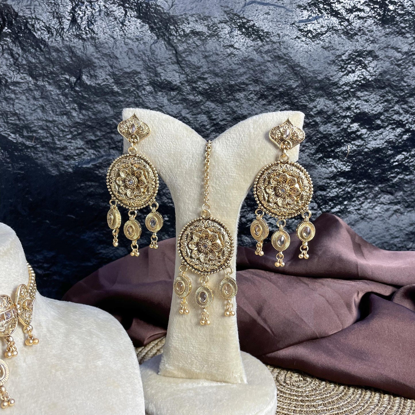 CHAND-TARA RAJWARI CHOKER